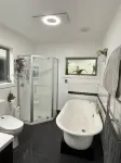 Prime Spot Stay - Home Inn - Bãi đậu xe