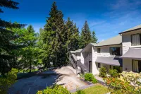 Ride Base Wanaka Apartments - 3 ดาว