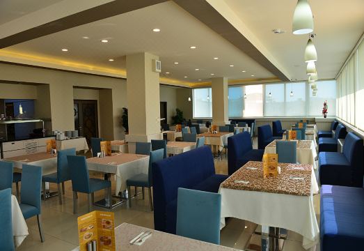 3. 호텔 스타 로얄..