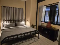 Carl and Ellie home - บังกะโล