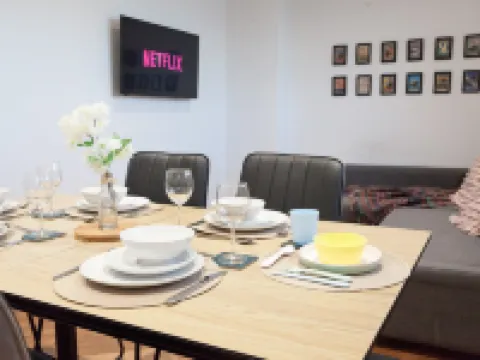 % LongStays | Roof Top Penthouse | Free Parking % Hotels in Birkenhead