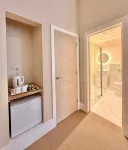 Elegant Family Retreat with Double & Single Bed -  Apartamentos vacacionales