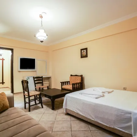 MIRA SUITES