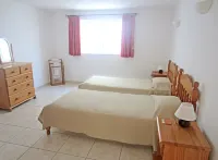 BnB Homes Villa Verde - swimming pool, marina view, BBQ and games room, garden