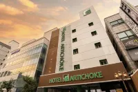 Artichoke Hotel