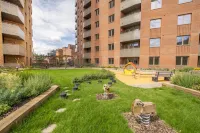 Modern 2-Bed Apartment Near Heathrow w/Parking