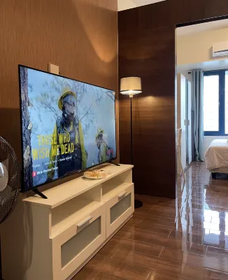 Destina @Air Residences, Makati, WiFi Netflix - Condos
