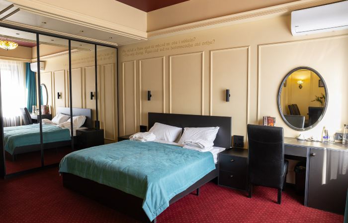 Harat's inn Hotel