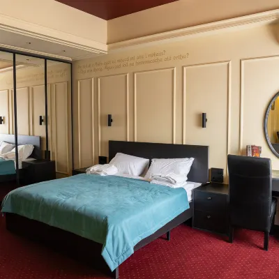 Harat's inn Hotel Hotel dekat Arena Baikal