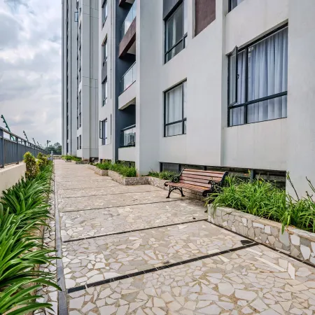 Classy 1BR Lavington Near junction Mall - Pool, Gym, Fast WiFi