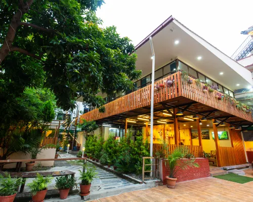 Hotel Harmony Bistro Ξενοδοχεία στην πόλη Lalitpur