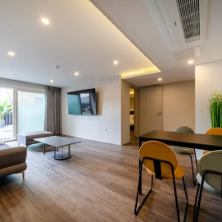 twohhotel Отели рядом с достопримечательностью «Улица ювелирных магазинов»