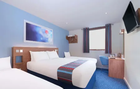 Travelodge Gainsborough Отели в г. Хейтон