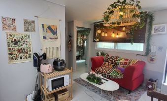 Full House!! Free Parking!! A Cozy and Unique Space That’s Different from the Rest