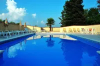 L'adourable auberge فنادق في Nouilhan
