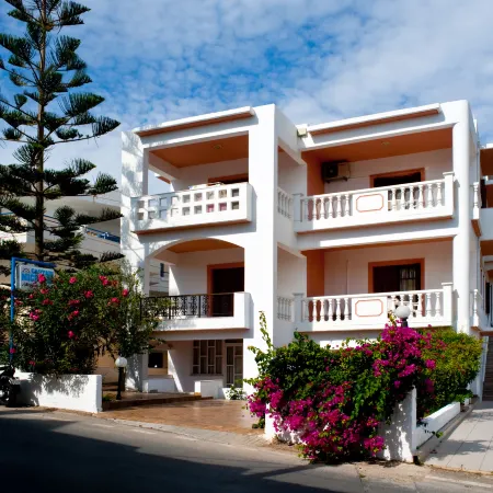 Captain Michalis Apartments - 750m from Kalamaki Beach