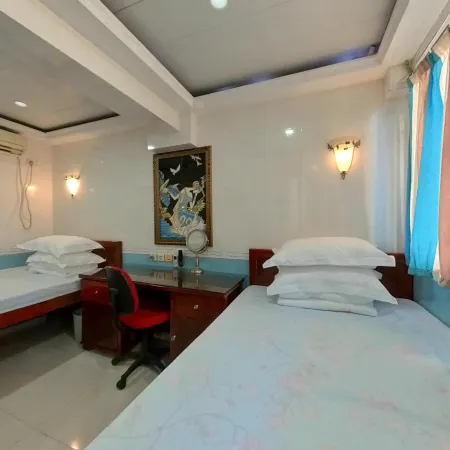 BGH.hk Self-serve Guesthouse (What You See Is What You Get) Отели рядом с достопримечательностью «Станция MTR Whampoa »