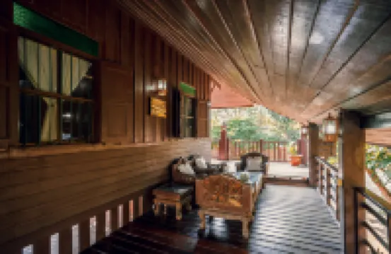 Kamolchanok House & Gallery
