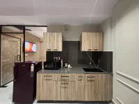 Modern Cozy 1BHK Studio, King Bed & Kitchenette