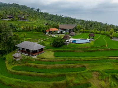 Meadow Hills Villas by Mahaprana 新加拉惹吉吉瀑布（Gitgit Waterfall）附近的飯店