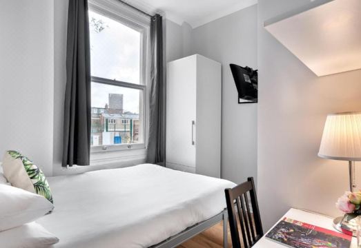 깔끔하게 관리된 주방 시설