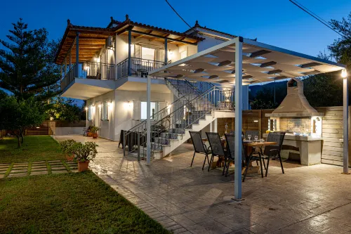 Ruvelis private pool villa