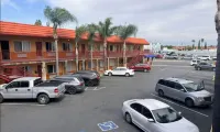 Om Park Inn and Suites El Cajon near San Diego - parking
