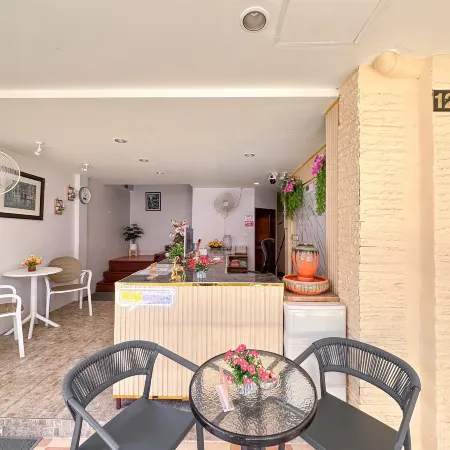 Aura Hotel Phi Phi