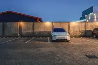 HARBOR BRIDGE HOTEL - parking
