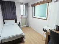Ewha Red Cloud Box Hotels near Sinchon Station