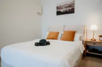 Mount Austin Muji Style 4 pax Deluxe Room Hotels in Tebrau