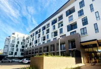 One Rosebank Executive Apartment Hotel Отели рядом с достопримечательностью «Розбанк»