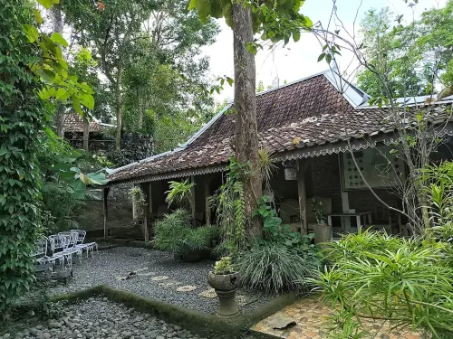 Ndalem Pengkok Homestay Hotels in Patuk