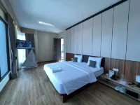 M-LIVIN Dorm Hotel - Pools