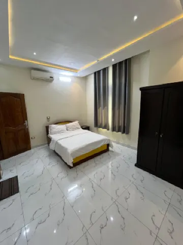 Spacious 2 Bedroom in City Center Cotonou โรงแรมใน