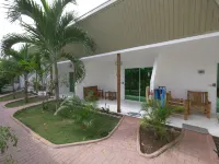 Alona Gecko Inn