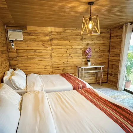 Sundown Farm Stay | Mahogany Villa with Pool