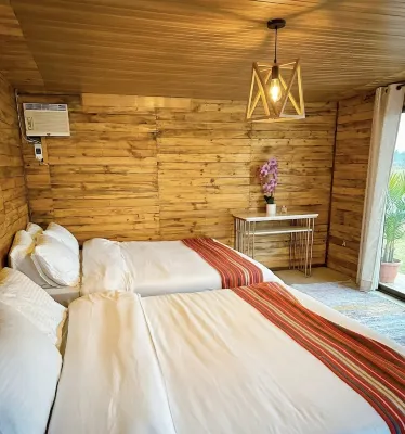 Sundown Farm Stay | Mahogany Villa with Pool