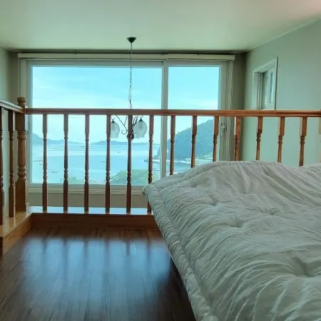 Busan Mandiga Pool Villa Отели рядом с достопримечательностью «Цветочный магазин Cheonggwang Florist»