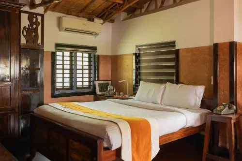 Sukumara Homestay Unique Eco Luxury Mud and Bamboo Beachfront Villa - 홈스테이