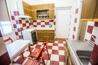 Center apartment 1 bedroom privite use Spring room فنادق في 