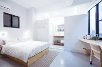 UNS B&B