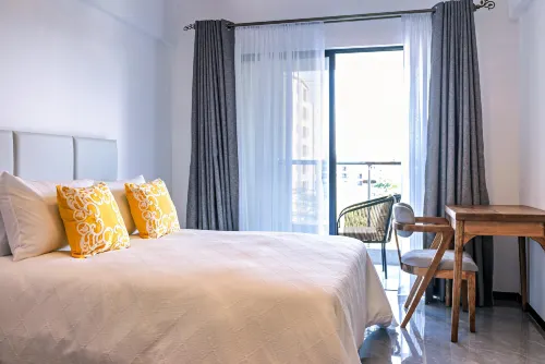 Nairobi Serviced Apartment; 1 Bedroom with Gym, Pool, Large Outdoor Balcony & City Views - Bintang 2