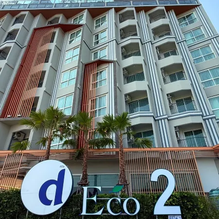 D Day Luxury Pattaya Отели рядом с достопримечательностью «Пляж Хатнаклуа»