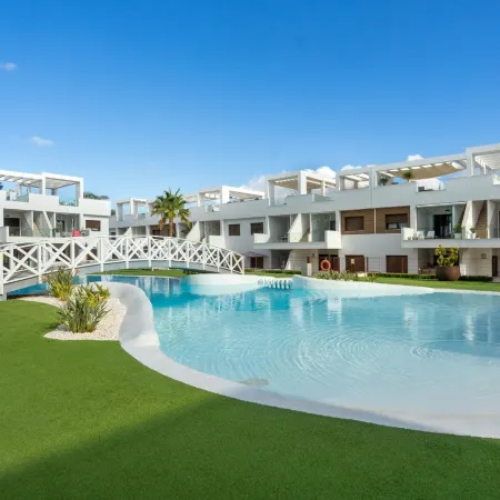 Penthouse with private rooftop & pool in Torrevieja