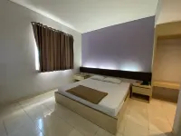 Townhouse Oak Hotel Niaga Surabaya - Park Yeri