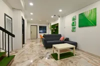 Warm House Alor Akar Linked House 6BR 15pax