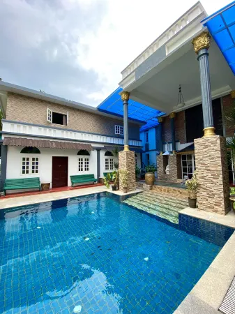 Bayu Bayu Hotel by Soft Loft Отели рядом с достопримечательностью «Blue Whale Cruise Sdn. Bhd. - Penang»