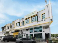 First Garden Hotel Hotel berhampiran Gerai Ikan Duyung