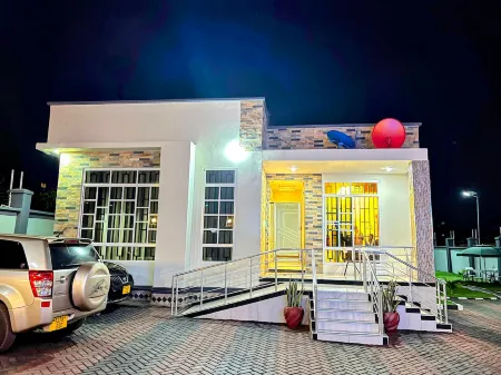 East Africa Hotel by Monalisa